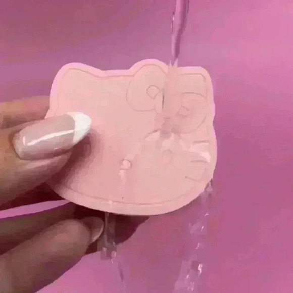 Hello Kitty 12 PC Sponge Gift Set Beauty Blender Sanrio Vanity Makeup Essential - Picture 4 of 5